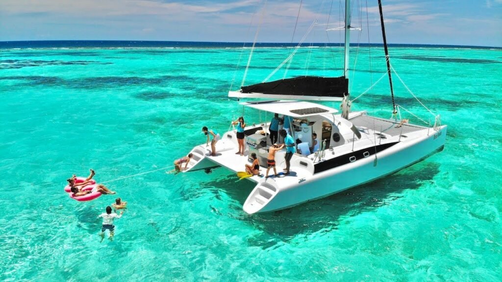 Sailing Excursions In Roatan